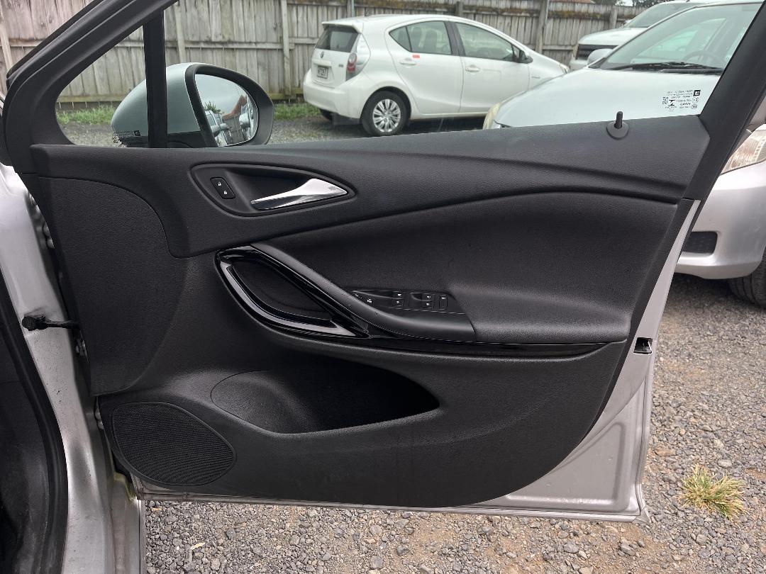 Photo '13' of Holden Astra RS-V