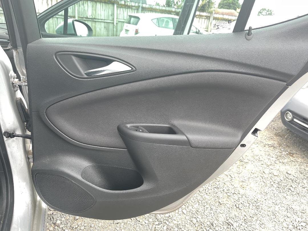 Photo '17' of Holden Astra RS-V