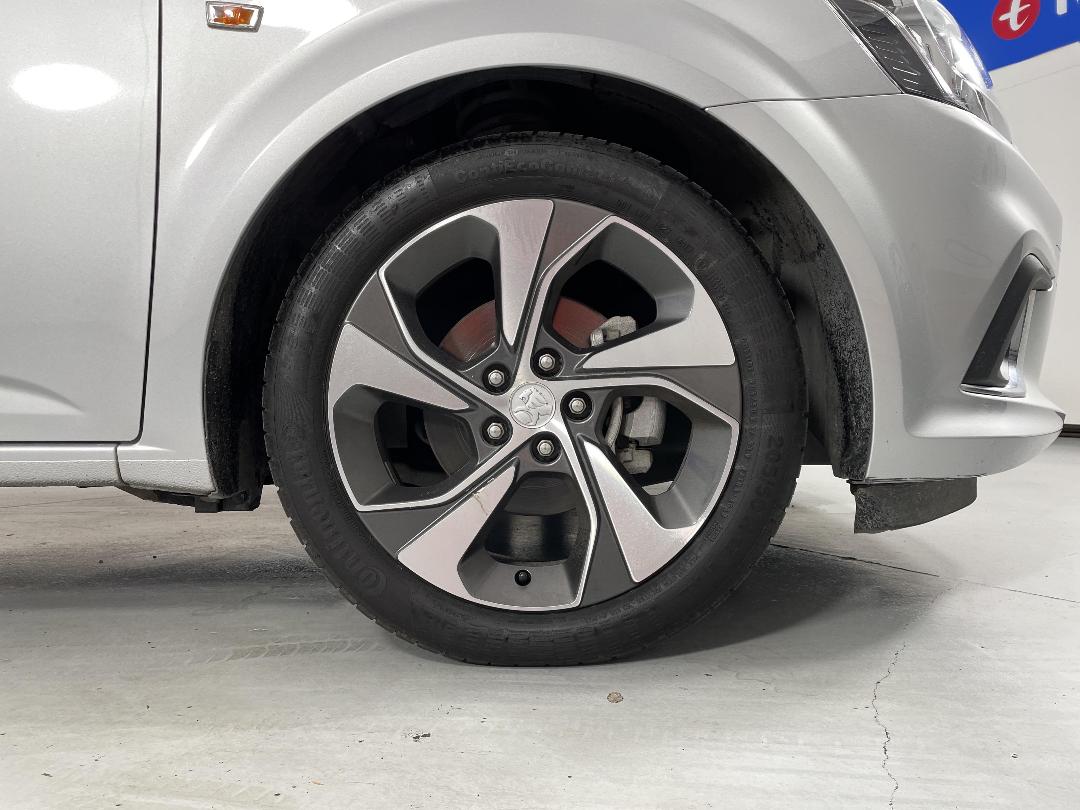 Photo '9' of Holden Barina