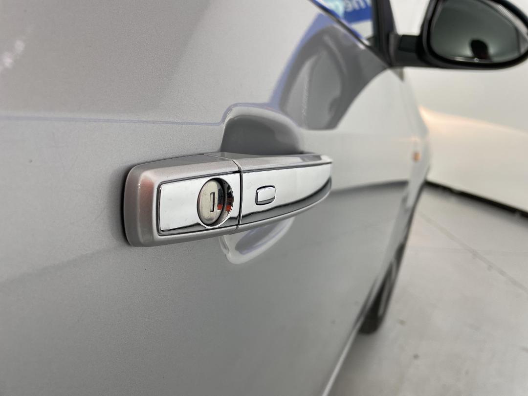 Photo '25' of Holden Barina