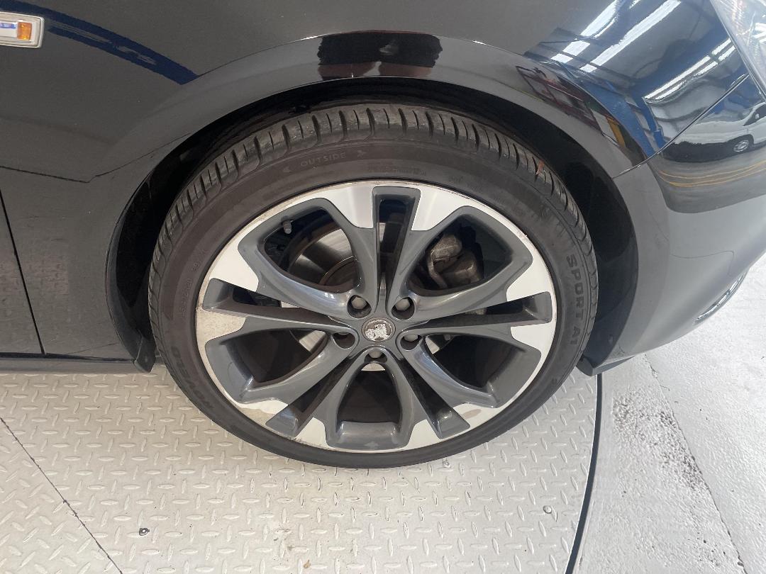 Photo '9' of Holden Cascada