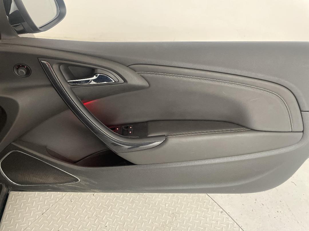 Photo '15' of Holden Cascada