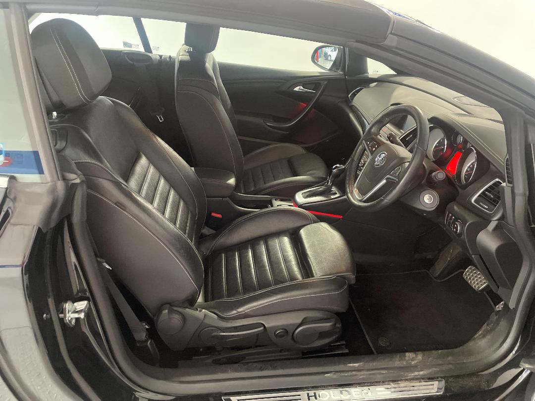 Photo '16' of Holden Cascada