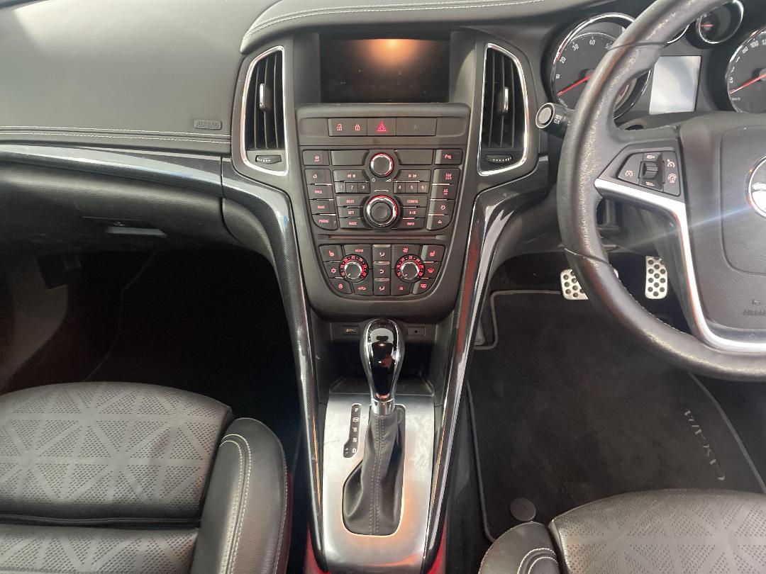 Photo '18' of Holden Cascada