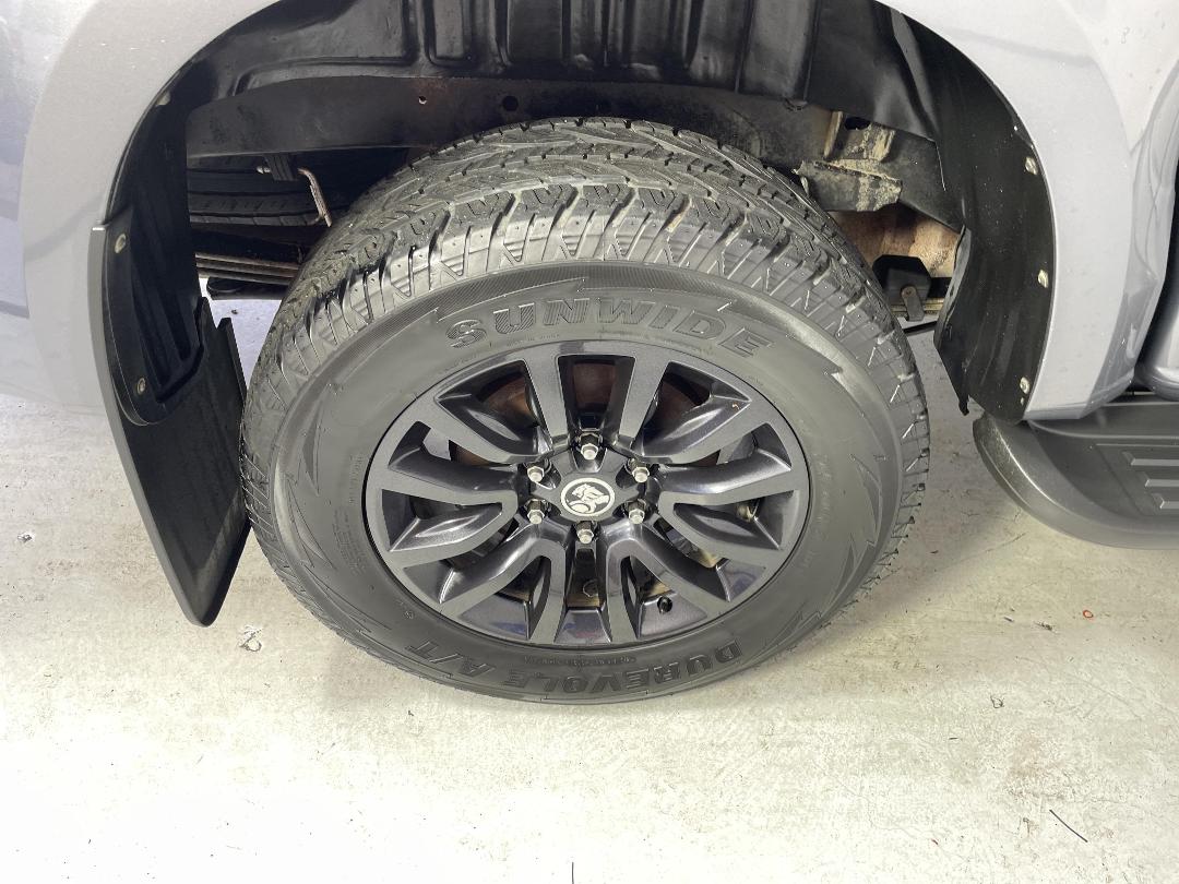 Photo '12' of Holden Colorado