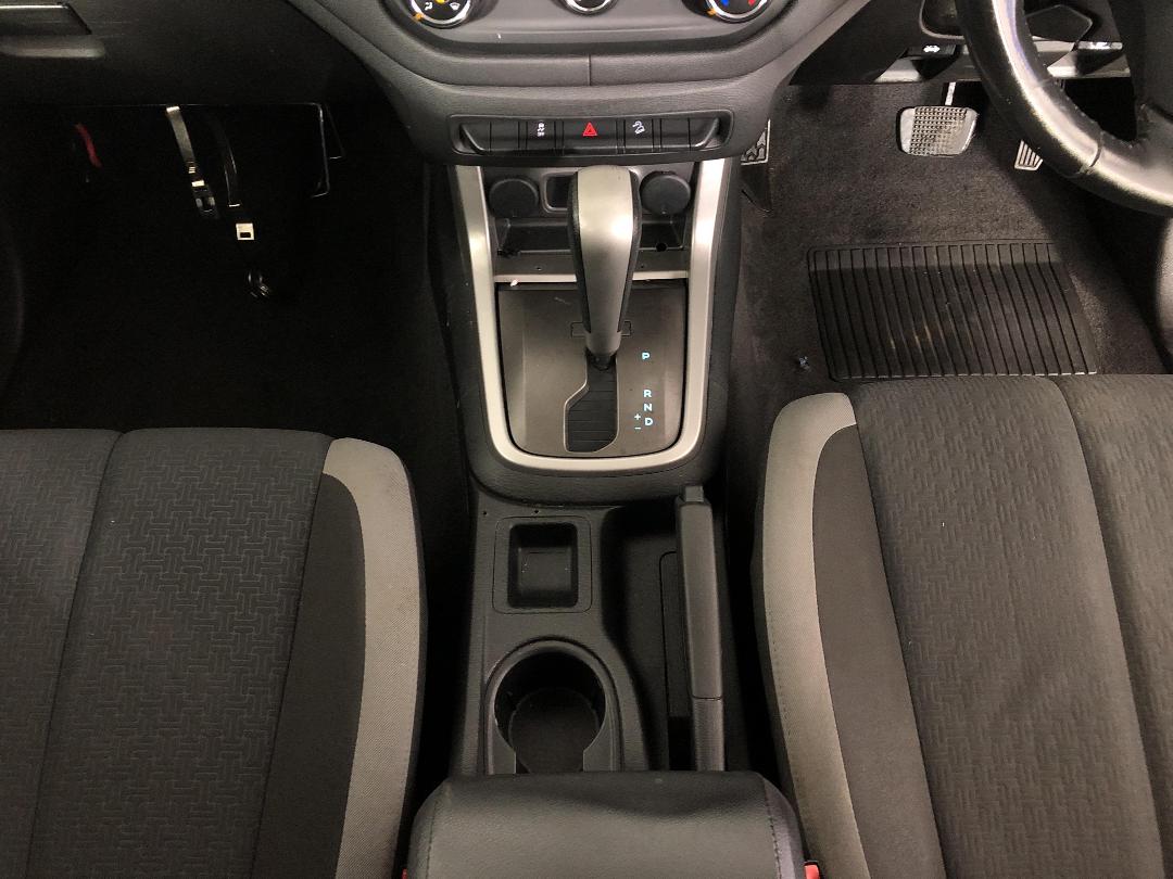 Photo '18' of Holden Colorado