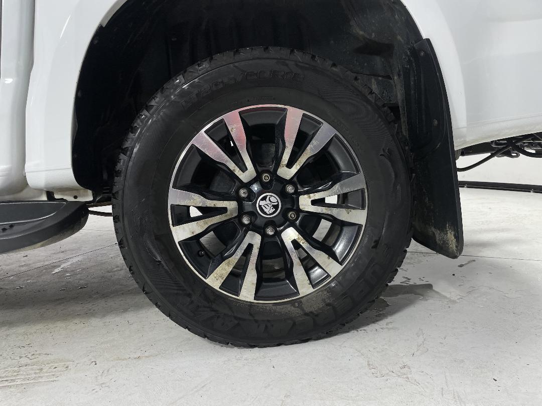 Photo '11' of Holden Colorado