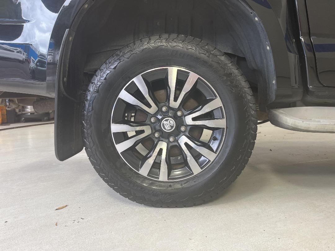 Photo '12' of Holden Colorado