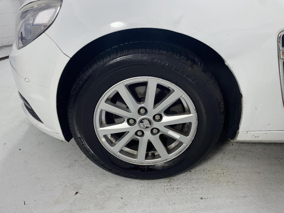 Photo '10' of Holden Commodore Photo '10' of Holden Commodore