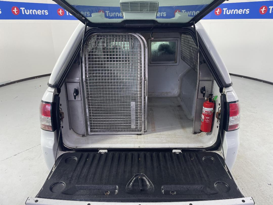 Photo '14' of Holden Commodore Photo '14' of Holden Commodore