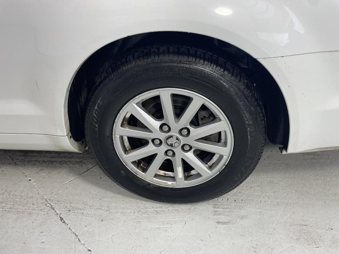 Photo '11' of Holden Commodore Photo '11' of Holden Commodore