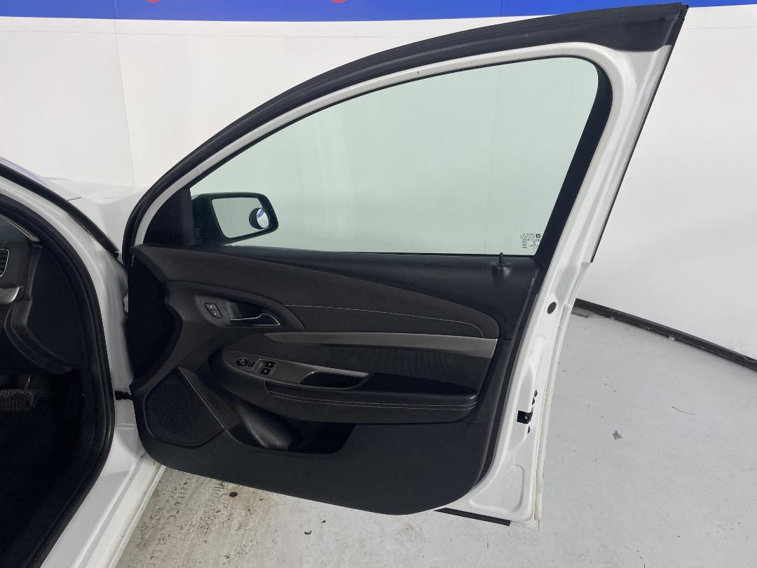 Photo '15' of Holden Commodore Photo '15' of Holden Commodore