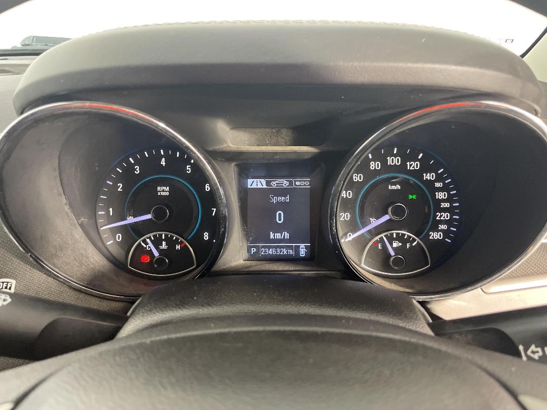 Photo '19' of Holden Commodore Photo '19' of Holden Commodore