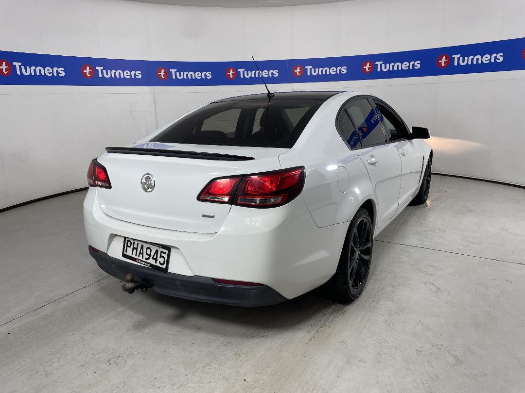 Photo '7' of Holden Commodore Photo '7' of Holden Commodore