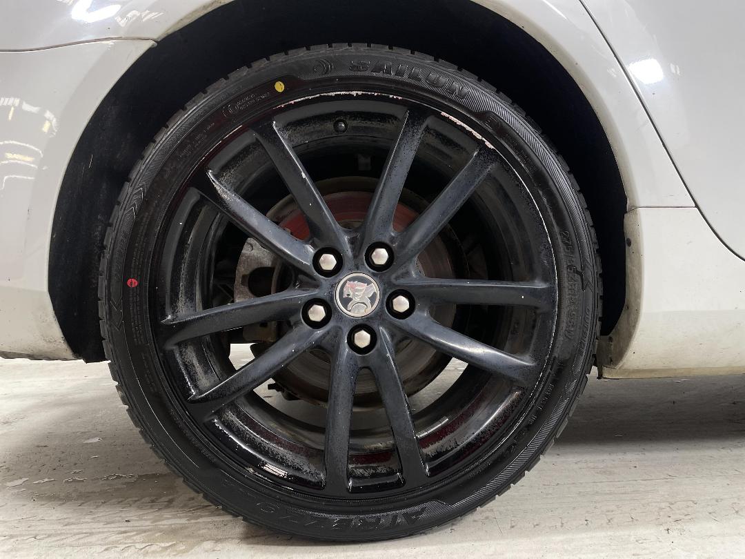 Photo '12' of Holden Commodore Photo '12' of Holden Commodore