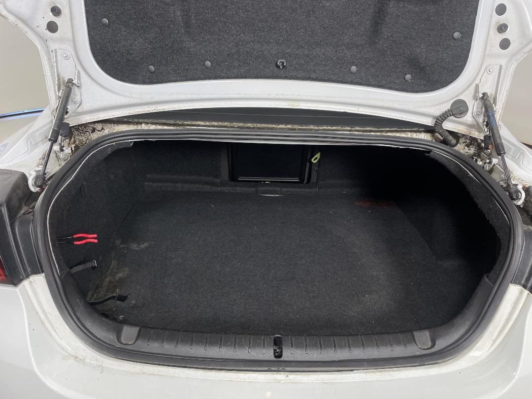 Photo '14' of Holden Commodore Photo '14' of Holden Commodore