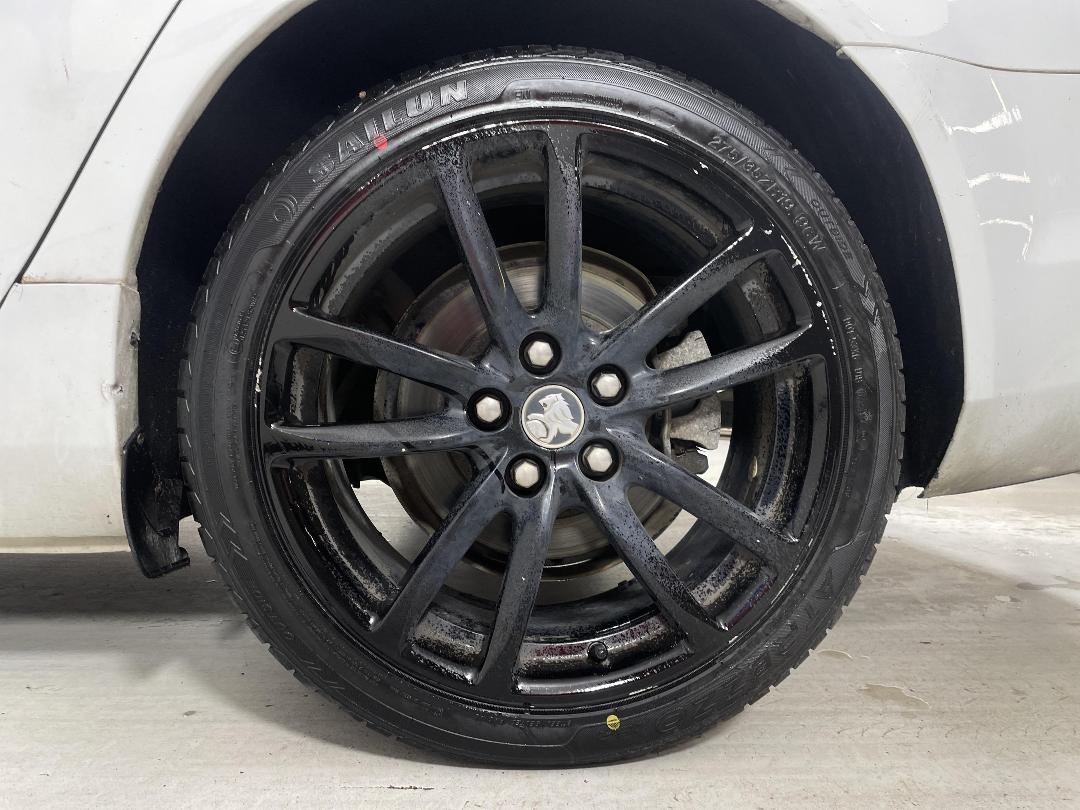 Photo '11' of Holden Commodore Photo '11' of Holden Commodore