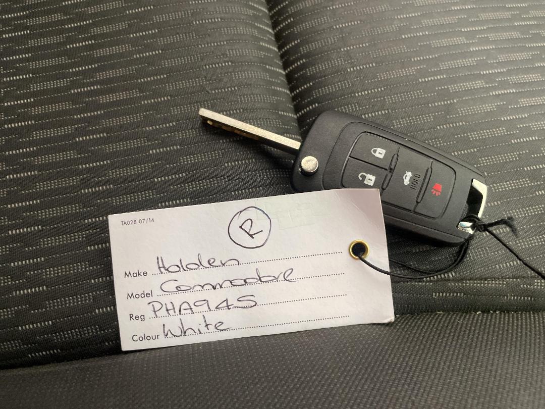 Photo '22' of Holden Commodore Photo '22' of Holden Commodore