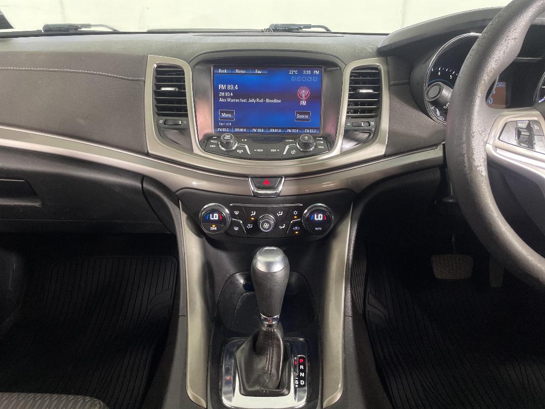 Photo '18' of Holden Commodore Photo '18' of Holden Commodore