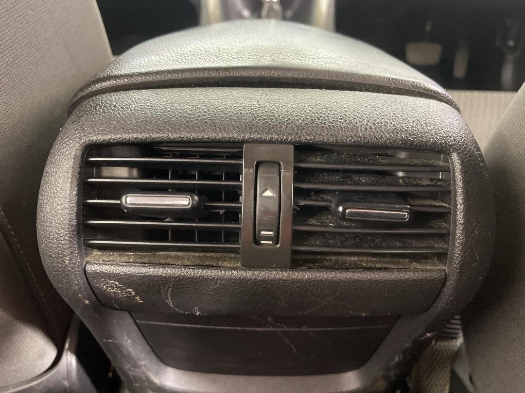 Photo '24' of Holden Commodore Photo '24' of Holden Commodore