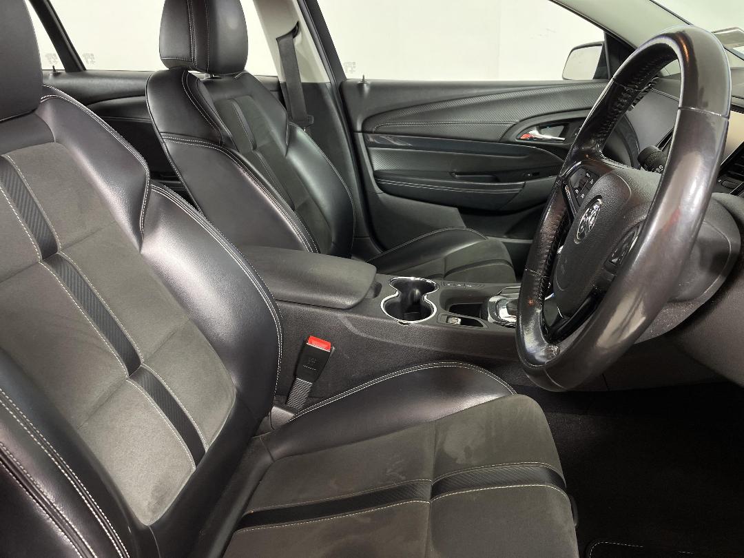 Photo '16' of Holden Commodore