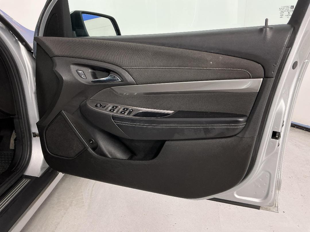 Photo '15' of Holden Commodore