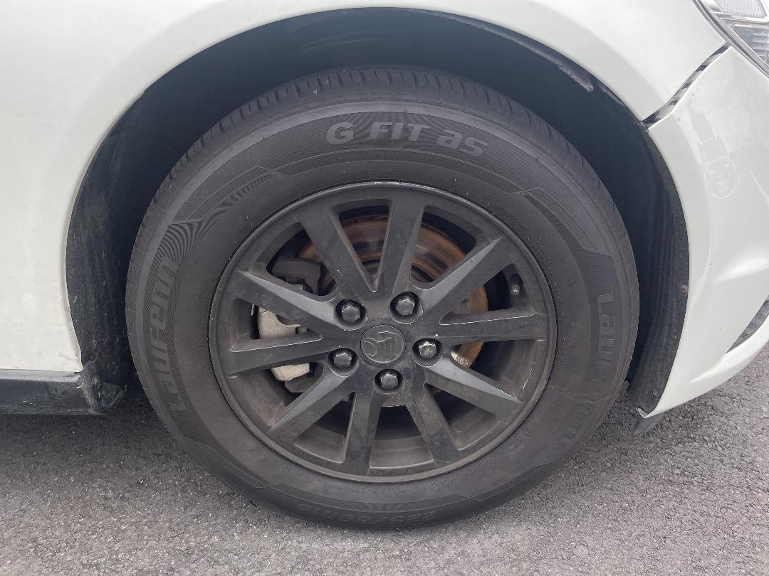 Photo '2' of Holden Commodore VF2 Evoke Photo '2' of Holden Commodore VF2 Evoke