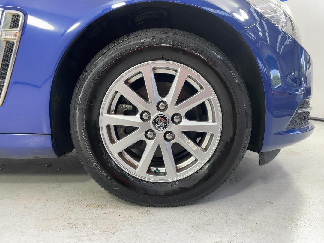 Photo '9' of Holden Commodore Photo '9' of Holden Commodore