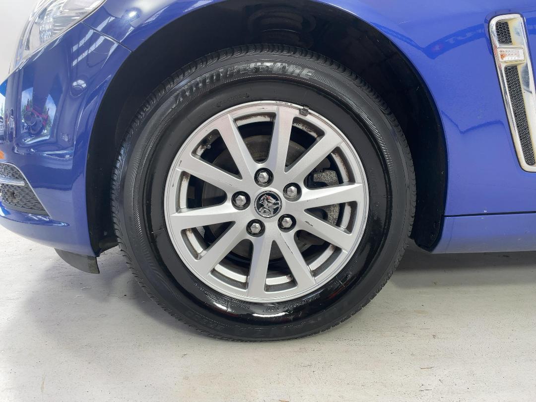 Photo '10' of Holden Commodore Photo '10' of Holden Commodore