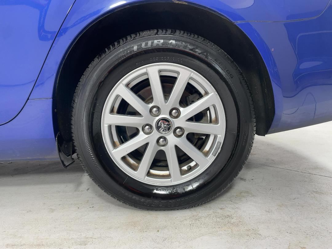 Photo '11' of Holden Commodore Photo '11' of Holden Commodore