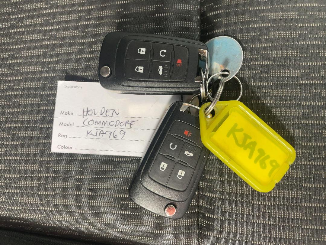 Photo '22' of Holden Commodore Photo '22' of Holden Commodore