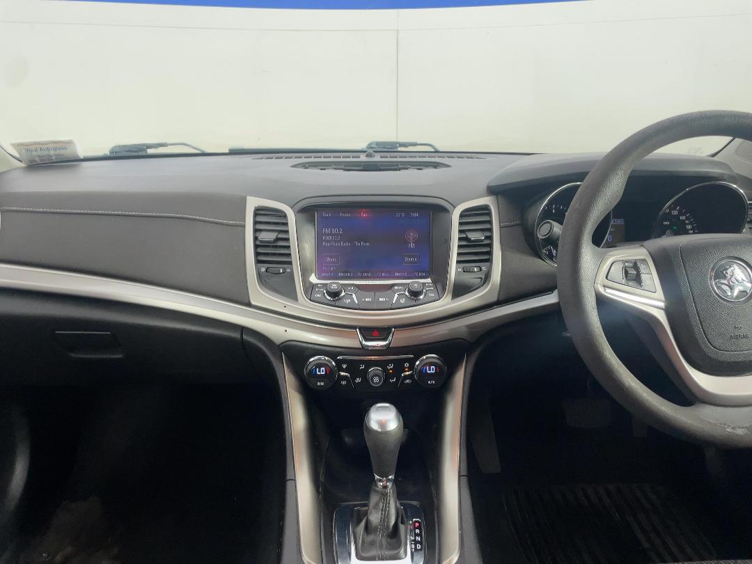 Photo '17' of Holden Commodore Photo '17' of Holden Commodore