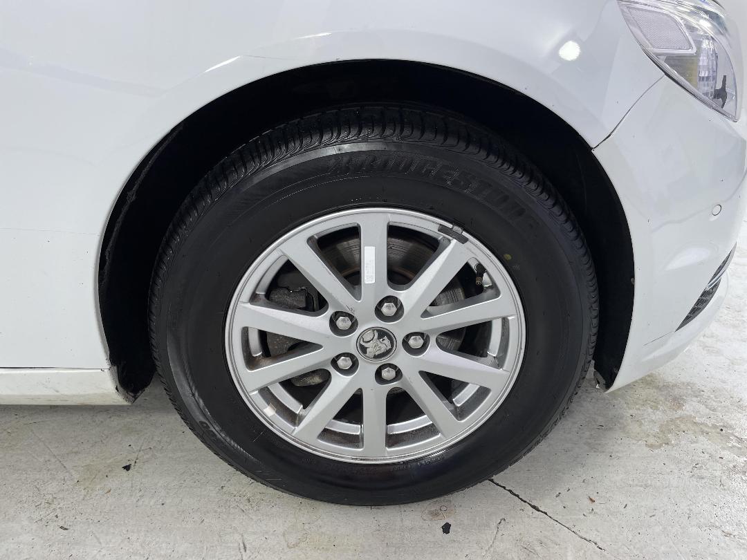 Photo '9' of Holden Commodore