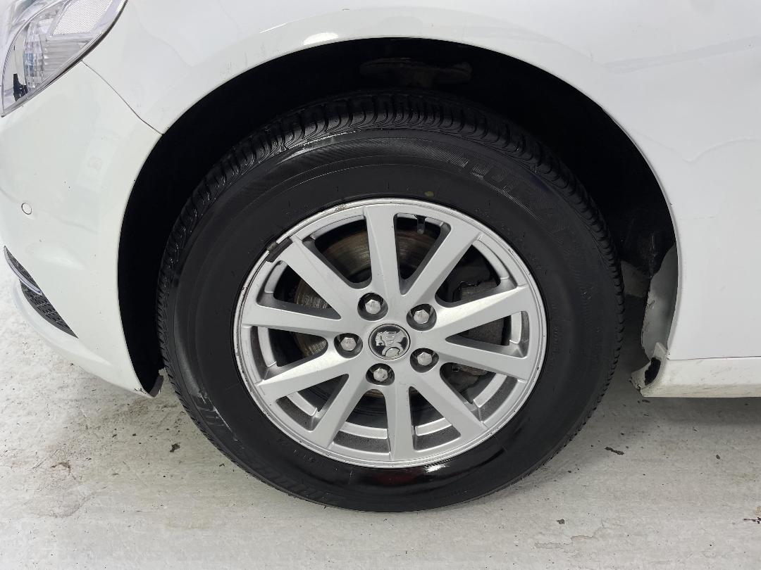 Photo '10' of Holden Commodore