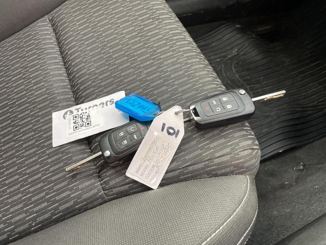 Photo '22' of Holden Commodore