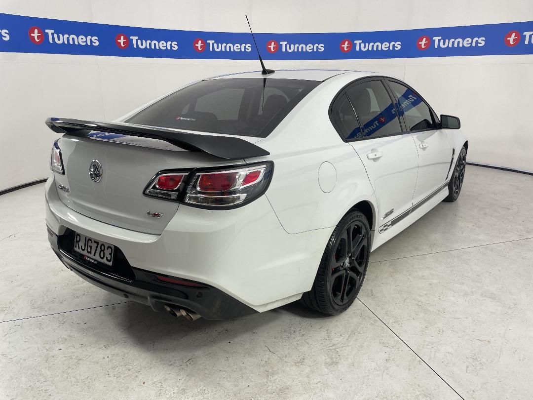 Photo '7' of Holden Commodore Photo '7' of Holden Commodore