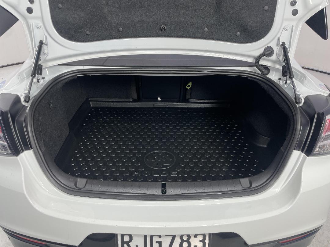 Photo '14' of Holden Commodore Photo '14' of Holden Commodore