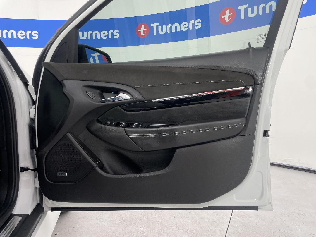 Photo '15' of Holden Commodore Photo '15' of Holden Commodore