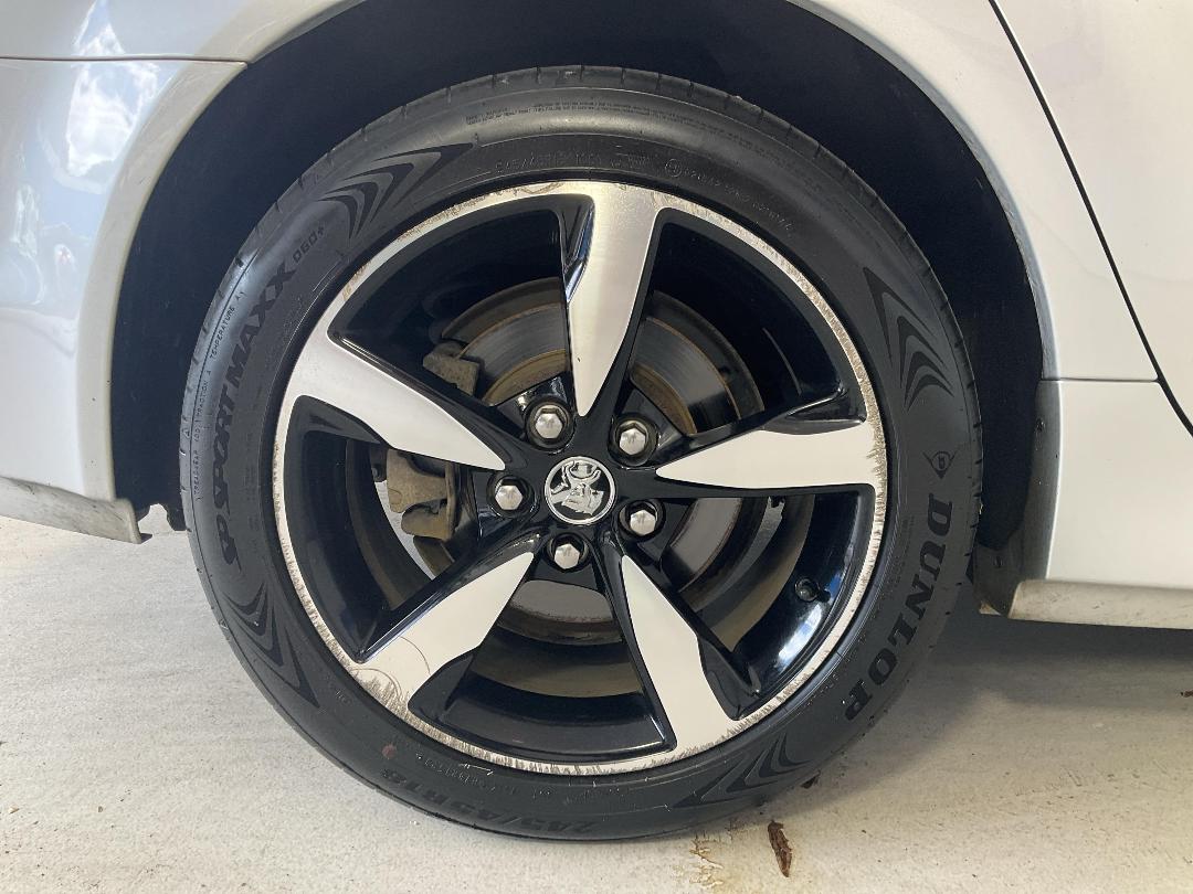 Photo '12' of Holden Commodore