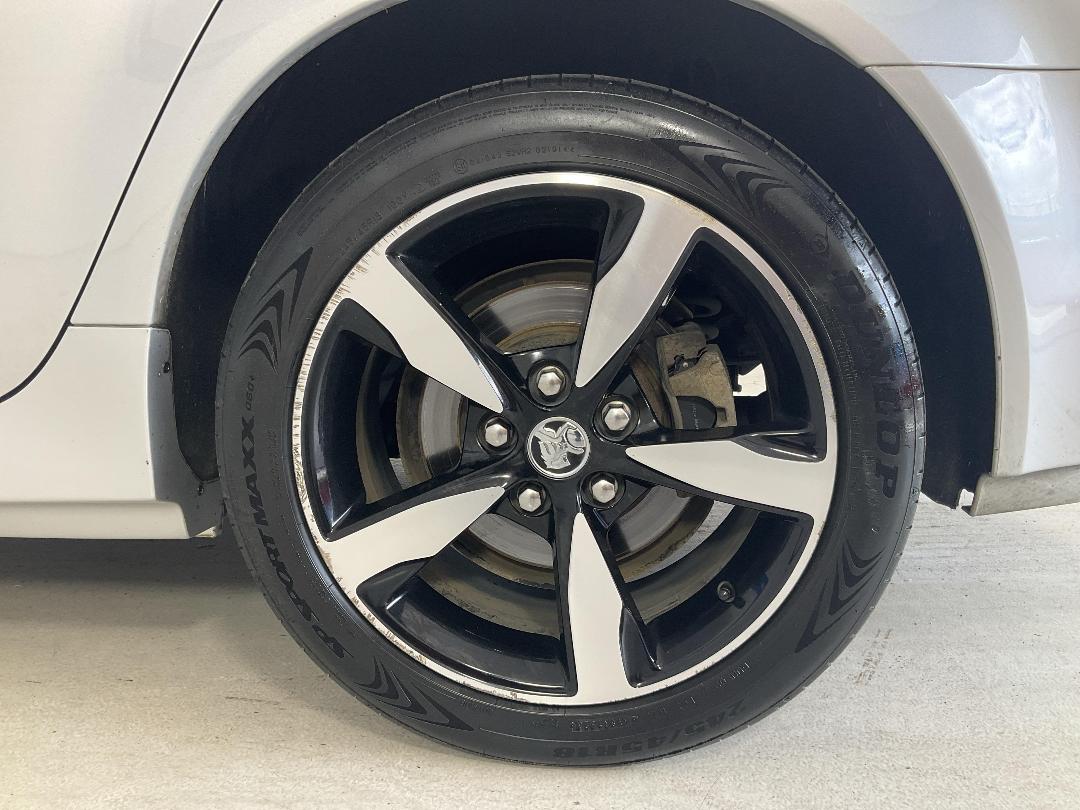 Photo '11' of Holden Commodore