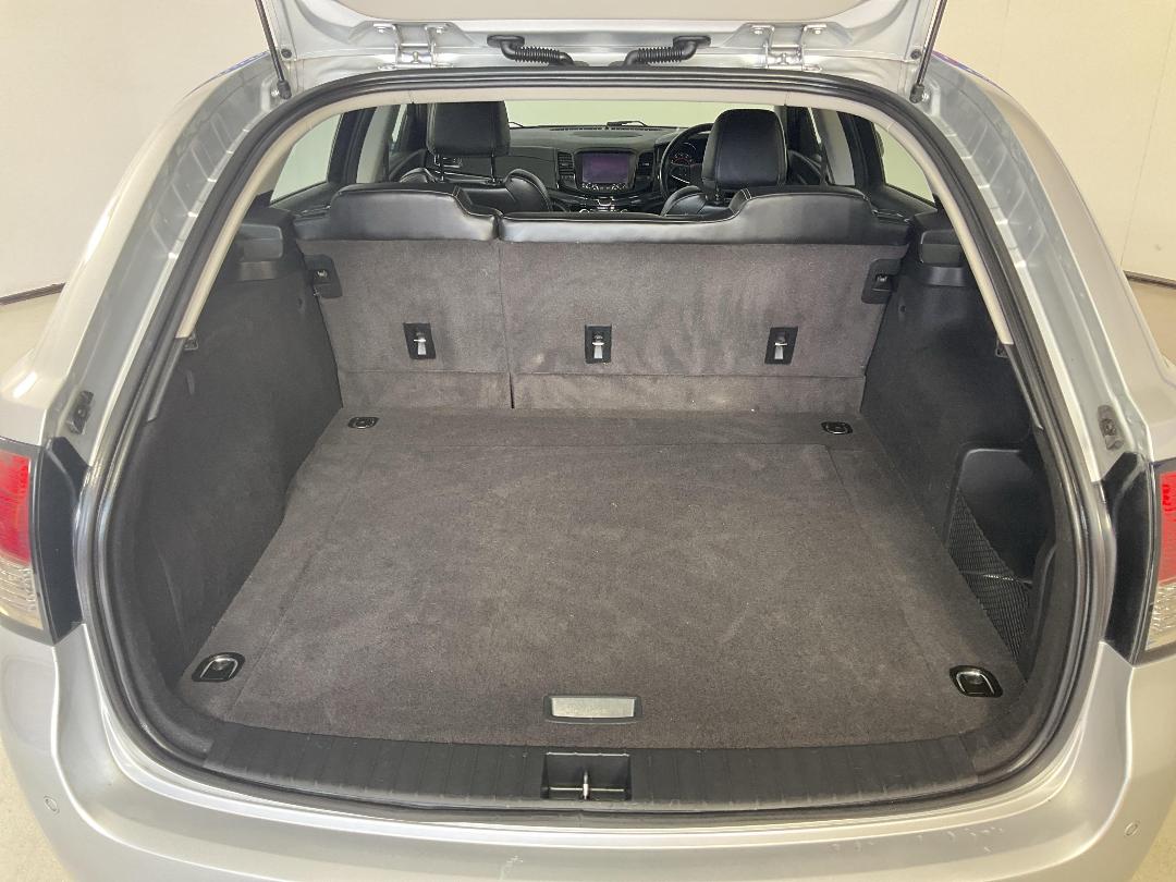 Photo '14' of Holden Commodore