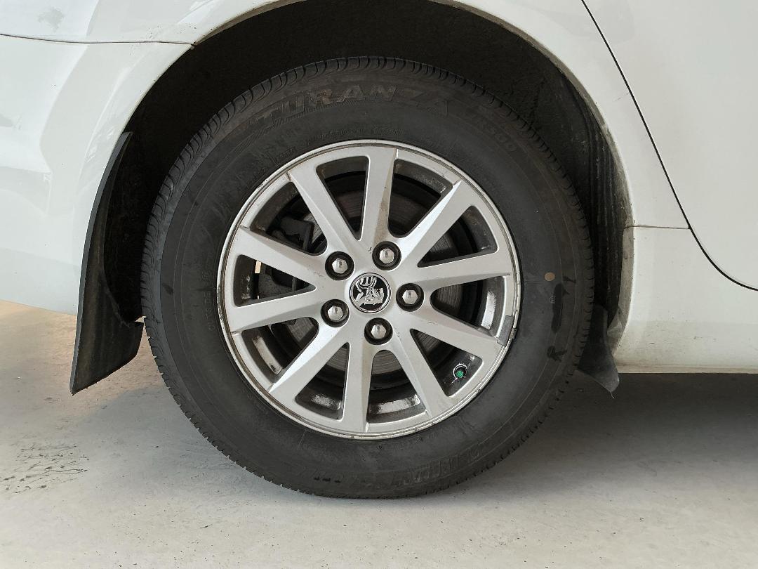 Photo '10' of Holden Commodore VF2 Evoke