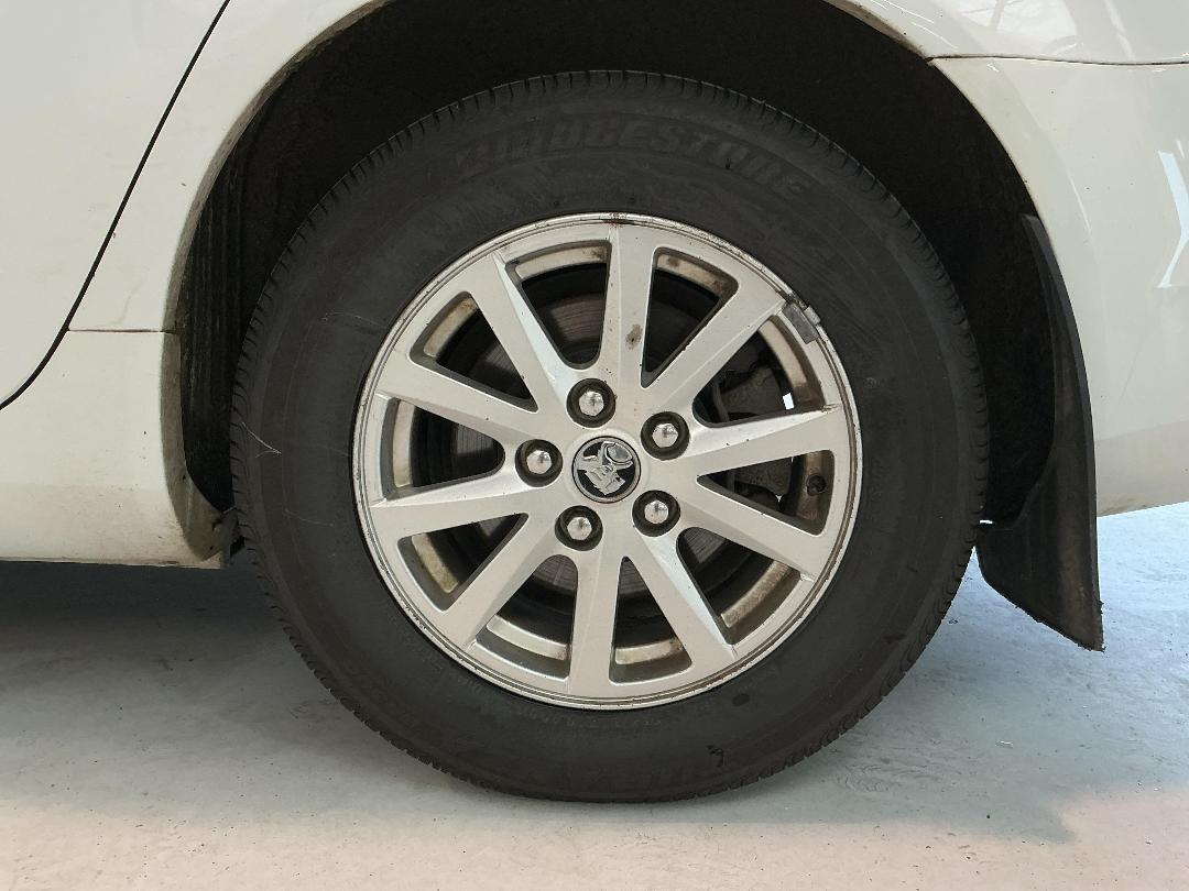 Photo '9' of Holden Commodore VF2 Evoke