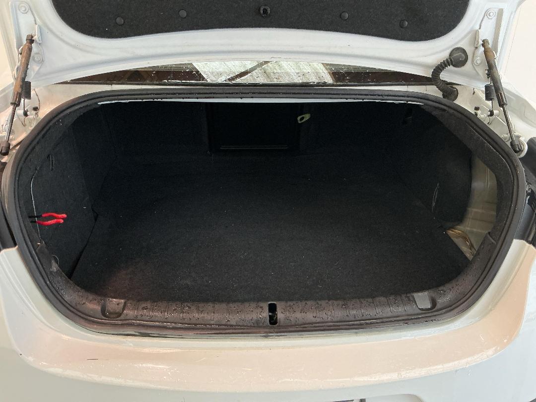 Photo '12' of Holden Commodore VF2 Evoke