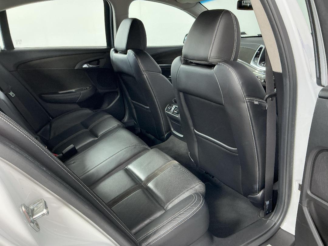 Photo '20' of Holden Commodore Photo '20' of Holden Commodore