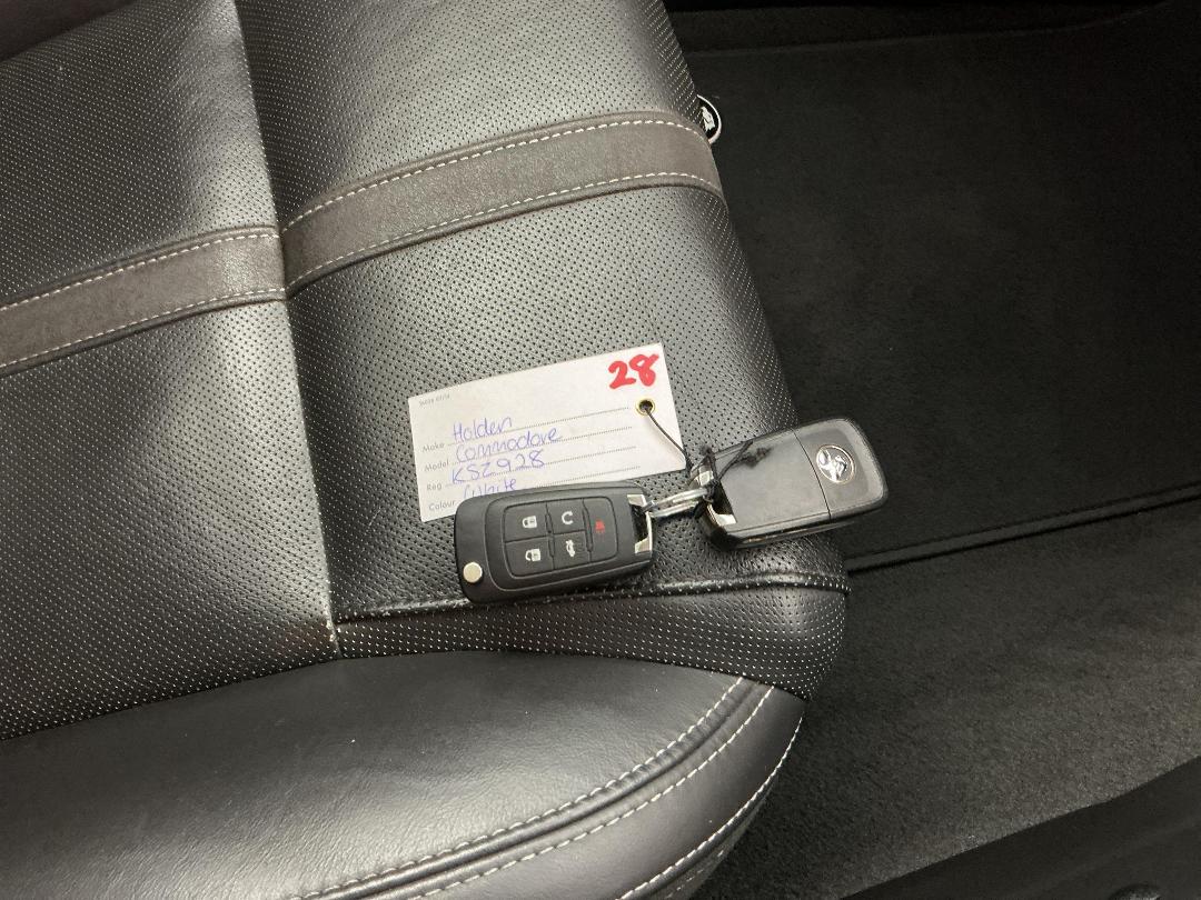 Photo '22' of Holden Commodore Photo '22' of Holden Commodore