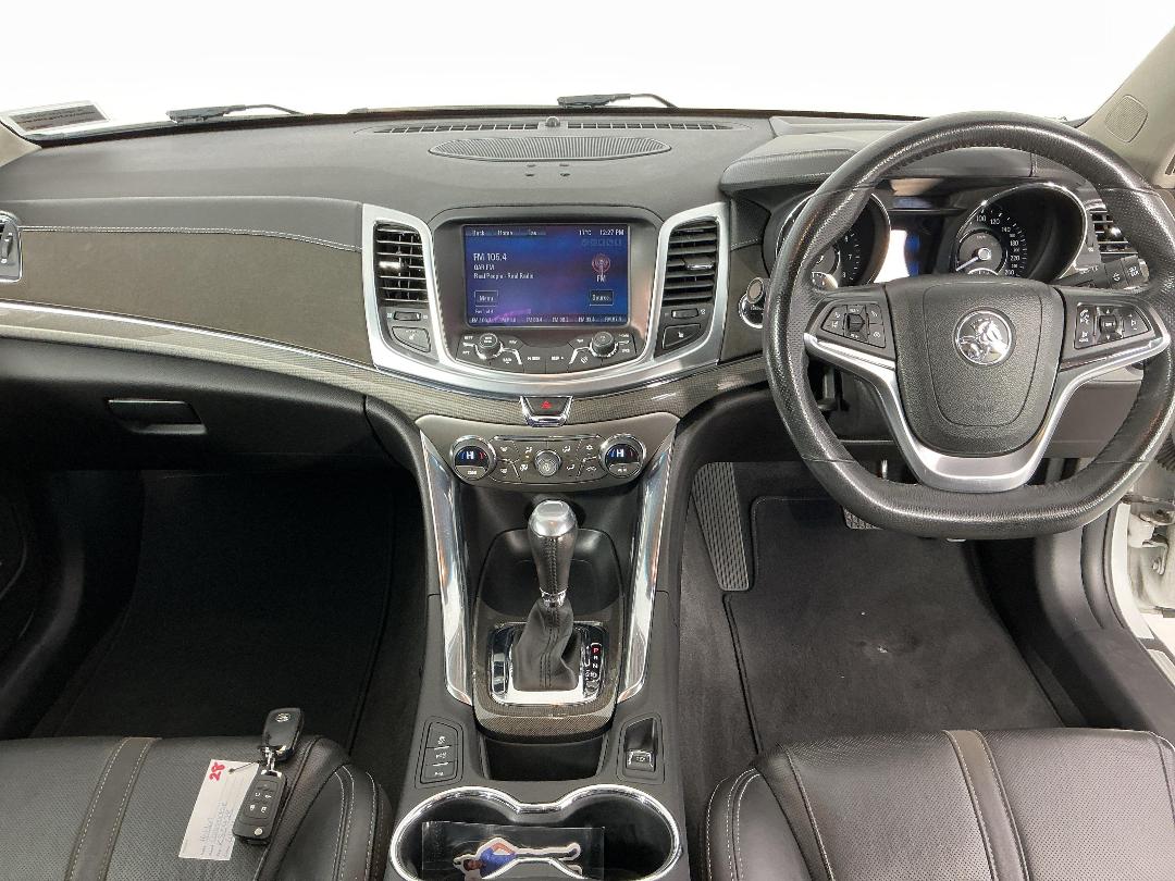 Photo '17' of Holden Commodore Photo '17' of Holden Commodore