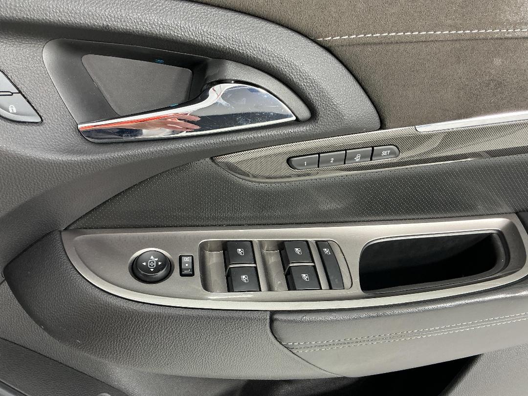 Photo '25' of Holden Commodore Photo '25' of Holden Commodore