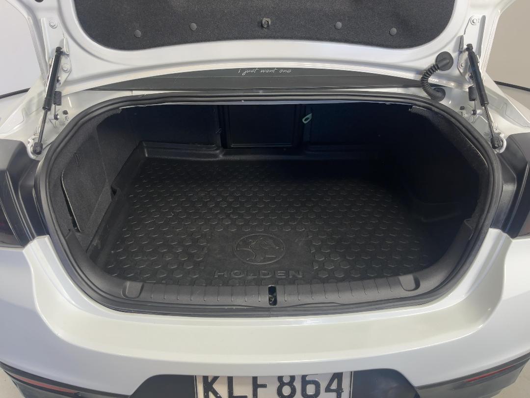 Photo '14' of Holden Commodore