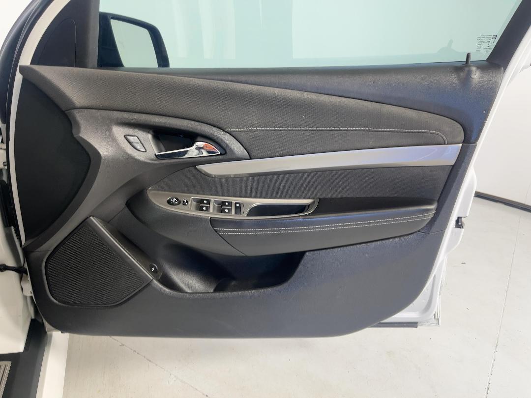 Photo '15' of Holden Commodore